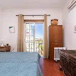 Appartement Front View Flat With Terrace