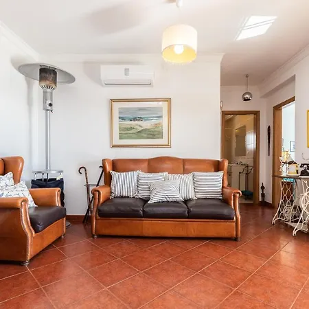 Front View Flat With Terrace Armação de Pêra