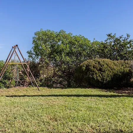 Apartament Front View Flat With Terrace
