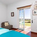 Front View Flat With Terrace Apartmán