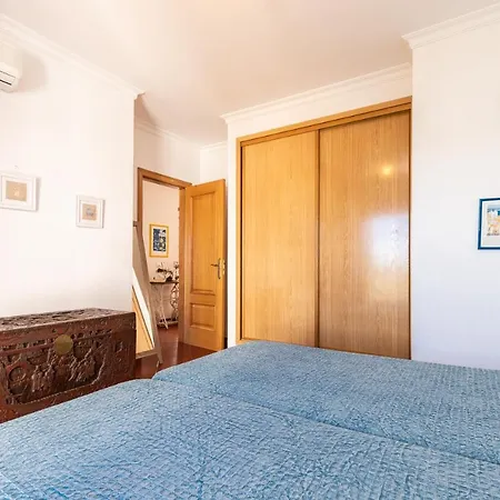 דירה Front View Flat With Terrace *