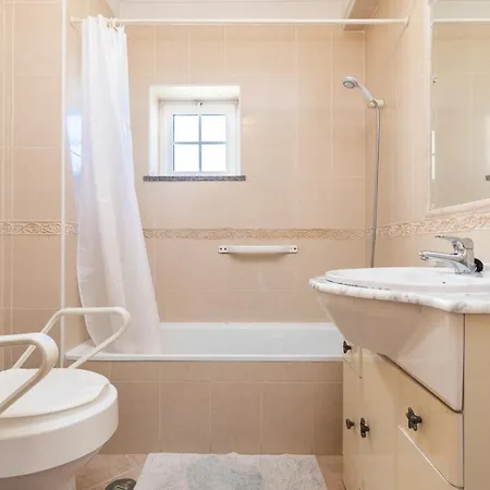 Front View Flat Ii * Armacao de Pera