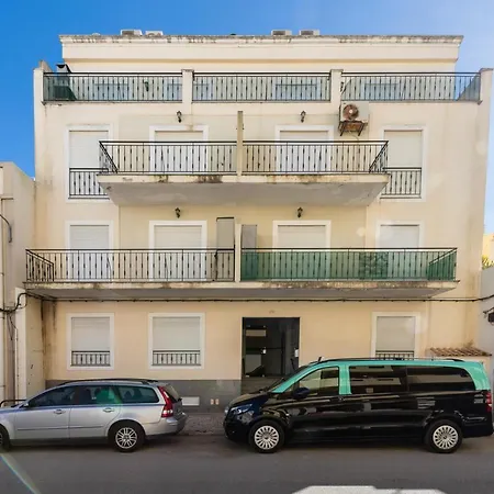 Front View Flat With Terrace Apartment Armacao de Pera