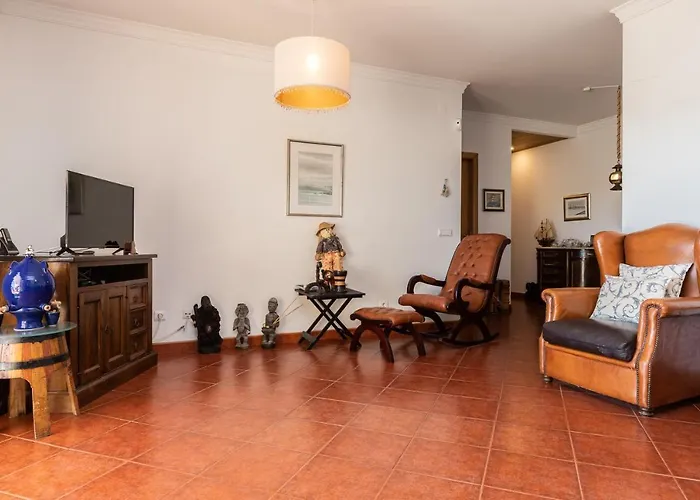 Front View Flat With Terrace Appartamento